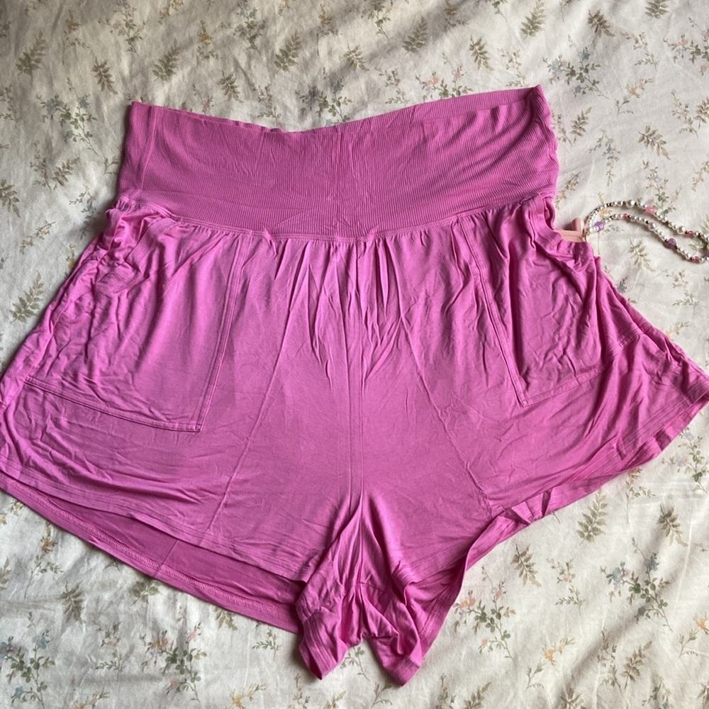 Aerie pink lounge shorts with side pockets size XXL great condition never worn - Picture 5 of 9